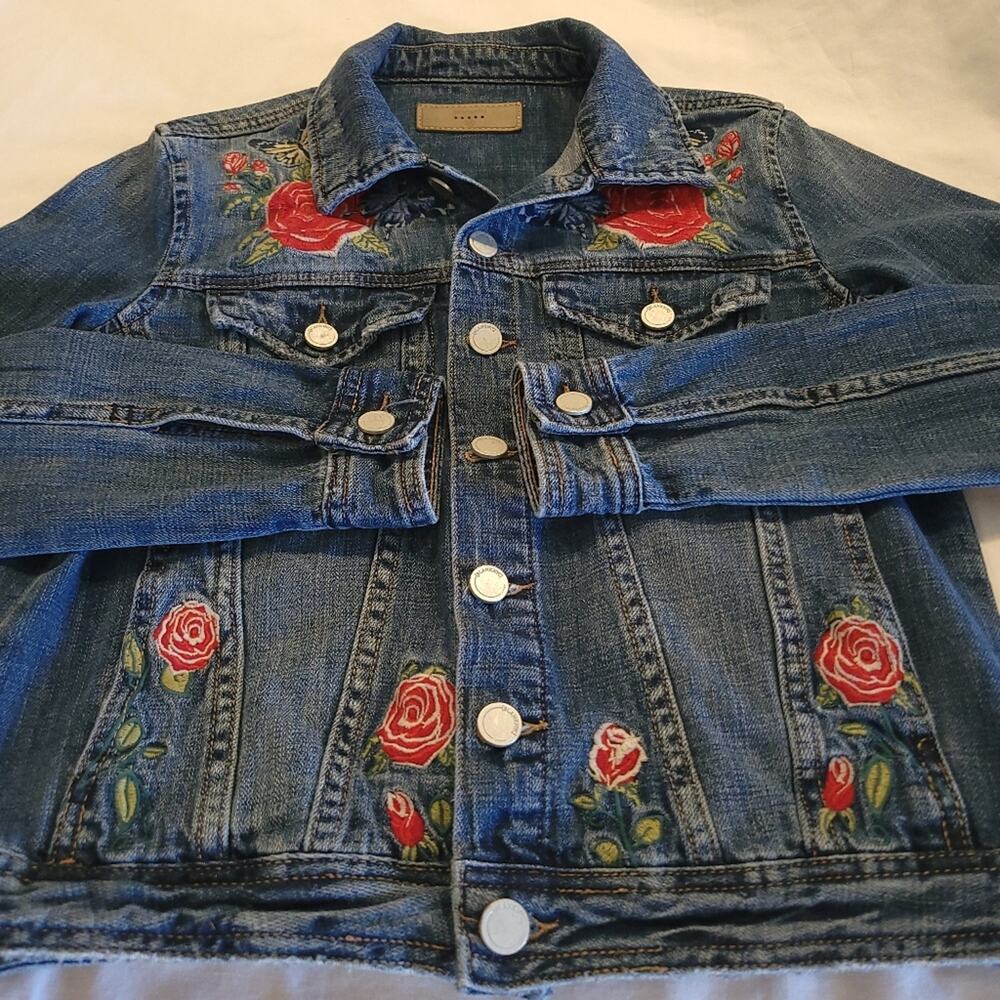 Blank NYC Floral Rose Butterfly Embroidered Distressed Denim Jean Jacket✨️XS - Picture 16 of 16
